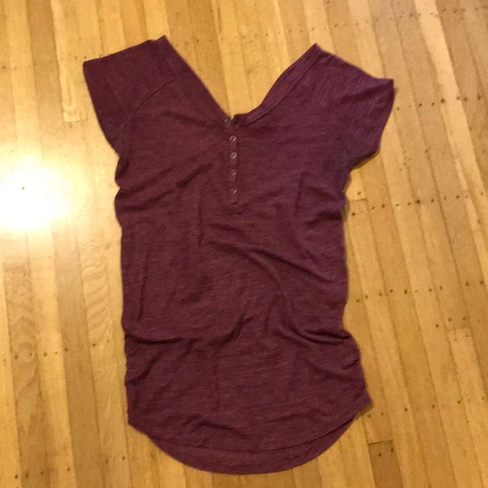 Lightweight S/S snap tee